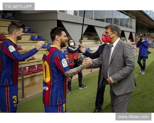 梅西重返巴萨引发全球轰动 球迷热议归队意义与未来展望